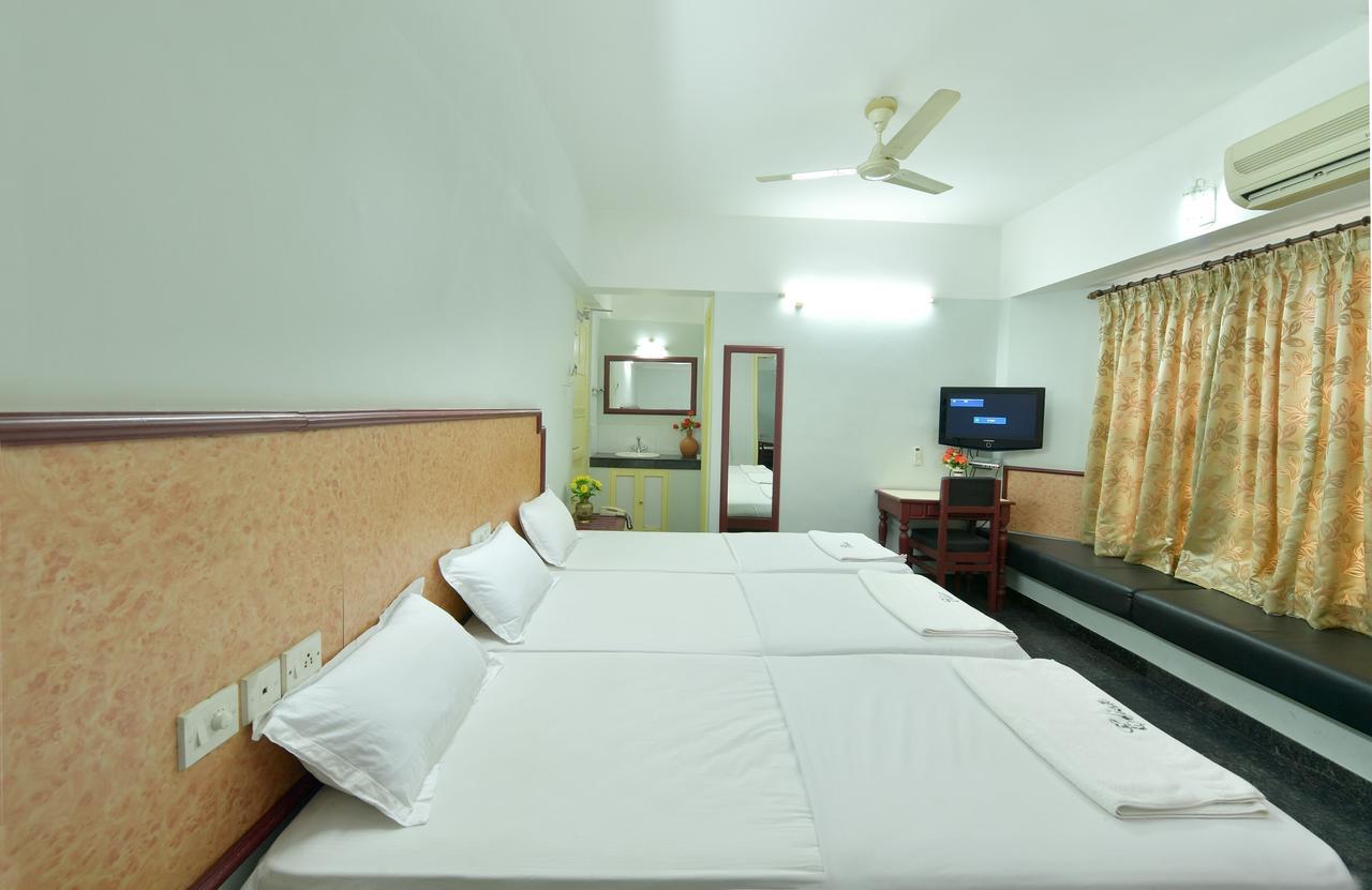 Hotel Elisa International Tourist Home Thiruvananthapuram Exterior foto