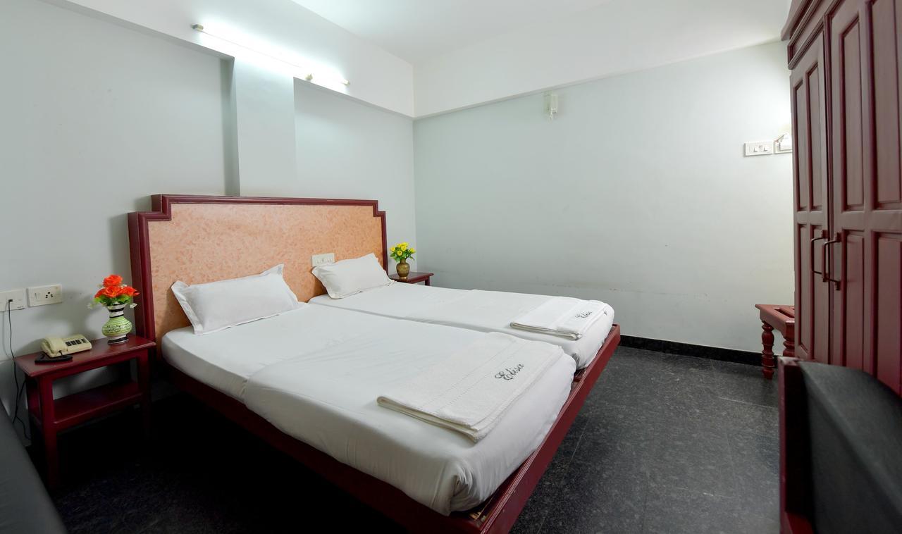 Hotel Elisa International Tourist Home Thiruvananthapuram Exterior foto