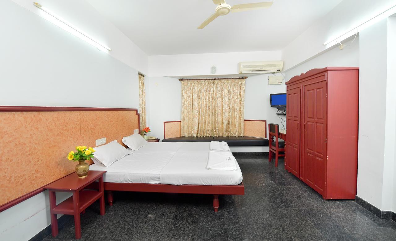 Hotel Elisa International Tourist Home Thiruvananthapuram Exterior foto